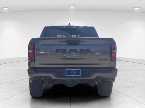 New 2026 RAM 1500 Express AWD/4WD image 4