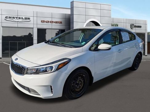 Used 2017 Kia Forte LX image 7