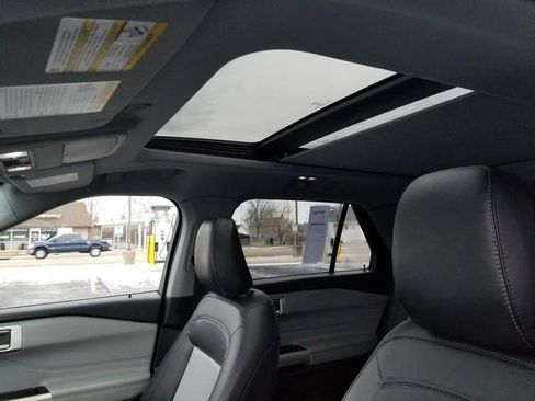 Certified 2022 Ford Explorer XLT w/ Equipment Group 202A image 16