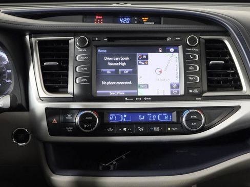 Used 2019 Toyota Highlander XLE AWD/4WD image 30