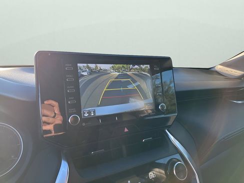 Used 2021 Toyota Venza Limited image 39