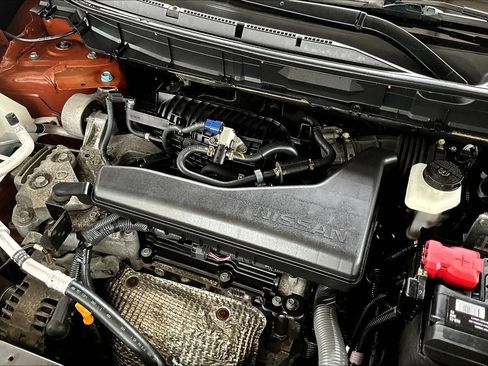 Used 2019 Nissan Rogue SV image 27