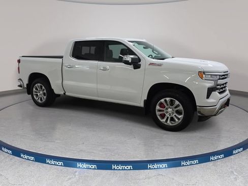 Used 2025 Chevrolet Silverado 1500 LTZ AWD/4WD image 4