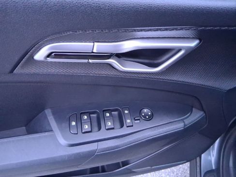 Used 2024 Kia Sportage LX image 11