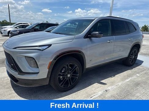 Used 2025 Buick Enclave Sport Touring w/ Power Package FWD image 1