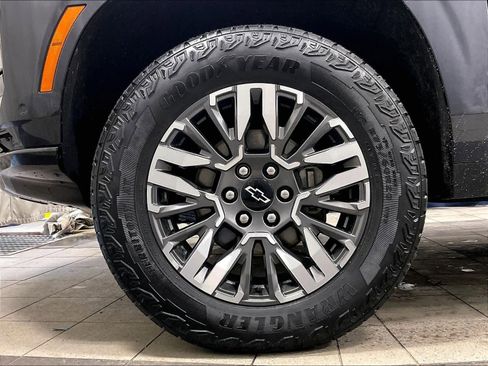 Used 2025 Chevrolet Tahoe Z71 image 7