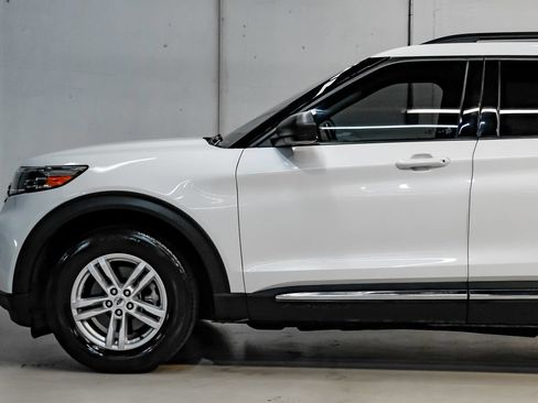 Used 2023 Ford Explorer XLT RWD image 12