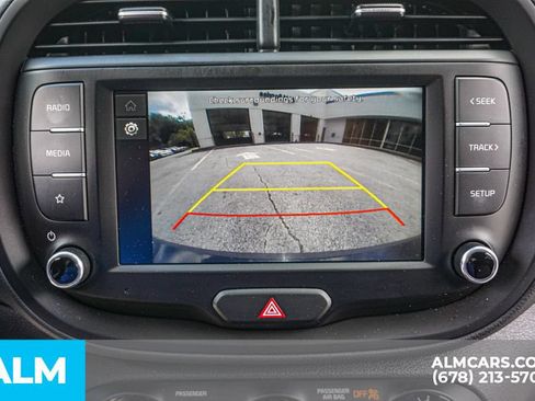 Used 2025 Kia Soul LX w/ LX Technology Package FWD image 35