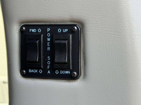 Used 2021 Chevrolet Express 2500 LS w/ Enhanced Convenience Package RWD image 11