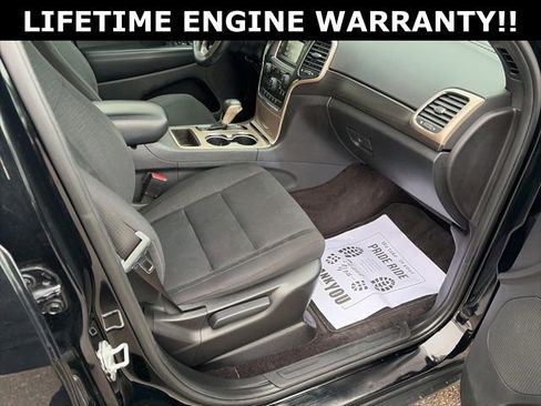 Used 2017 Jeep Grand Cherokee Laredo image 11