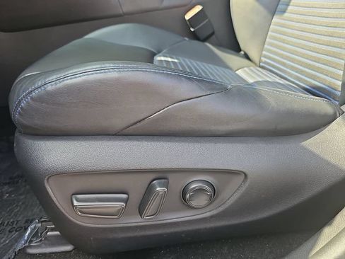 Used 2023 Toyota RAV4 XSE AWD/4WD image 32
