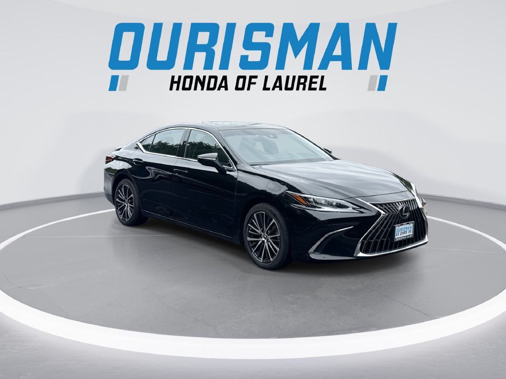 Used 2025 Lexus ES 300h w/ Premium Package FWD image 2