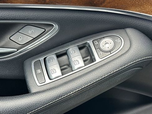 Used 2015 Mercedes-Benz S 550 Sedan image 13
