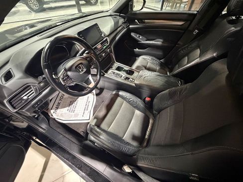 Used 2018 Honda Accord Sport image 17