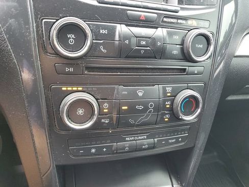 Used 2017 Ford Explorer XLT AWD/4WD image 25
