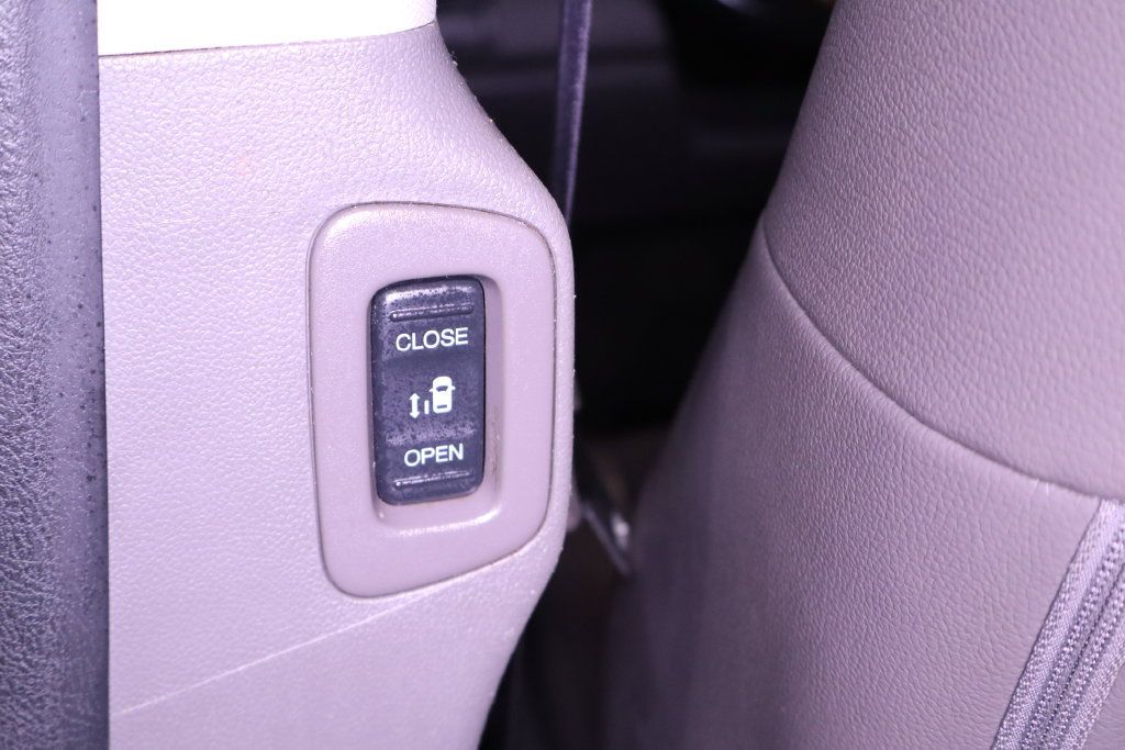 Used 2016 Honda Odyssey EX-L image 38