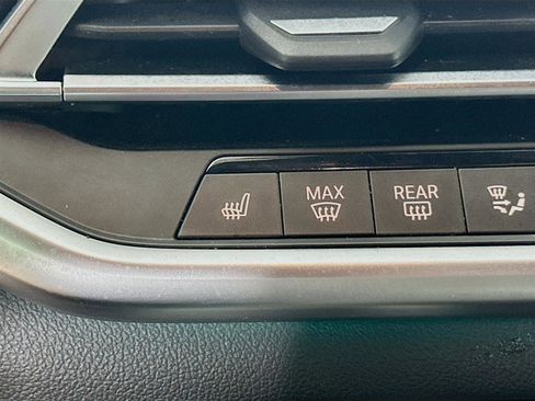 Used 2022 BMW X5 xDrive40i w/ Premium Package image 27