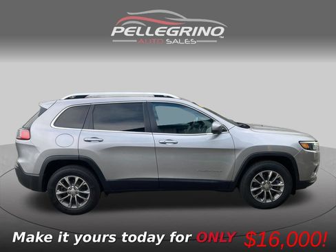 Used 2019 Jeep Cherokee Latitude Plus w/ Cold Weather Group AWD/4WD image 8
