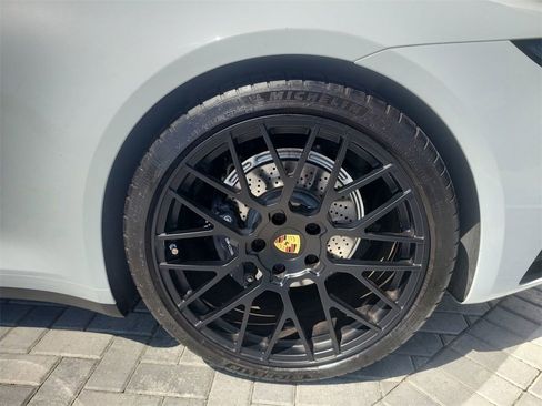 Used 2022 Porsche 911 Carrera w/ Premium Package image 14