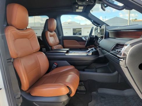 Certified 2021 Lincoln Navigator Reserve AWD/4WD image 25