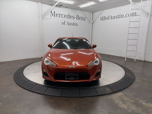 Used 2013 Scion FR-S image 2