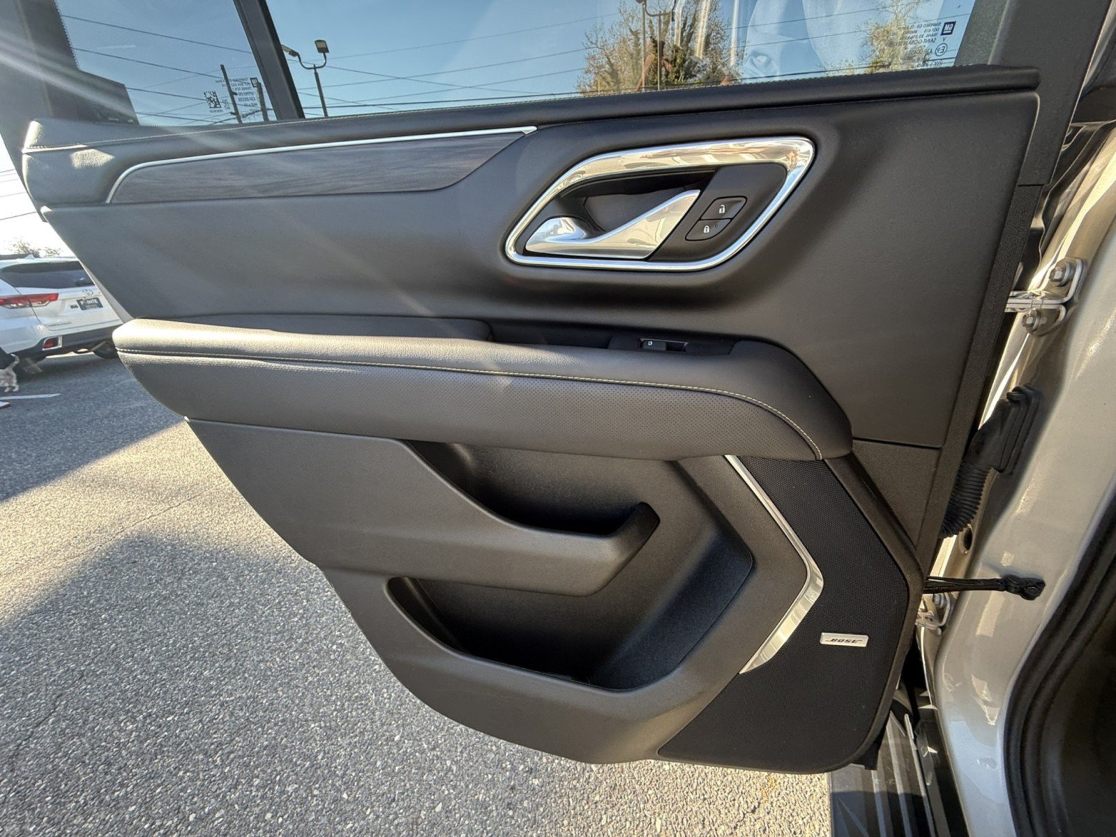 Used 2023 GMC Yukon SLT AWD/4WD image 28