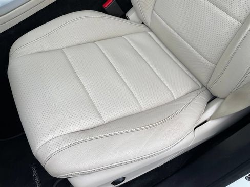 Used 2021 Mercedes-Benz GLE 350 w/ Premium Package image 27
