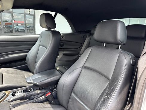 Used 2009 BMW 135i Convertible RWD image 20