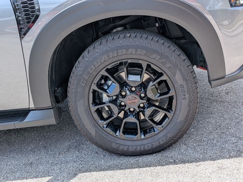 Used 2025 Nissan Armada PRO-4X AWD/4WD image 11