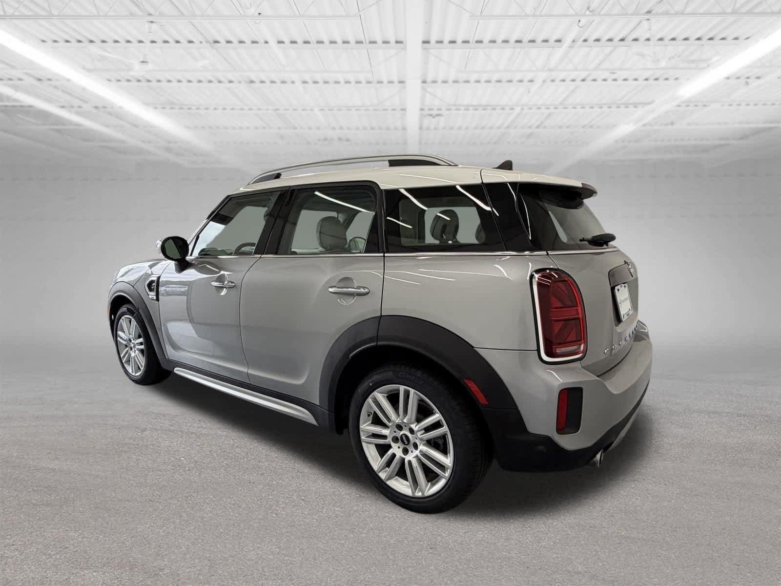Used 2024 MINI Cooper Countryman S w/ Signature Upholstery Package FWD image 3