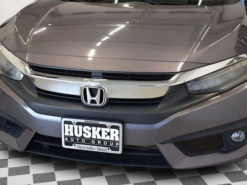 Used 2017 Honda Civic Touring image 14