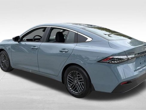 New 2026 Nissan Sentra SV w/ SV Convenience Package FWD image 5