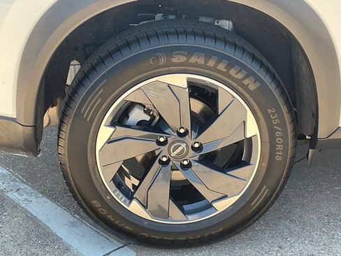 Used 2025 Nissan Rogue SV FWD image 7
