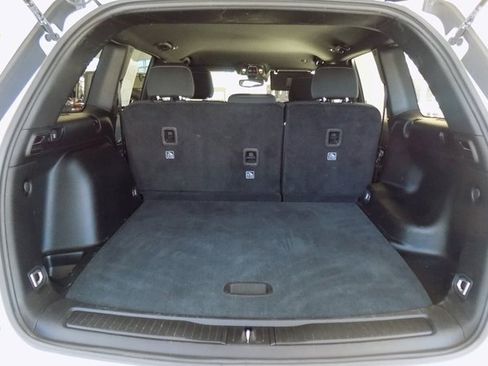 Used 2024 Jeep Grand Cherokee Laredo w/ MOPAR Finishing Package image 19