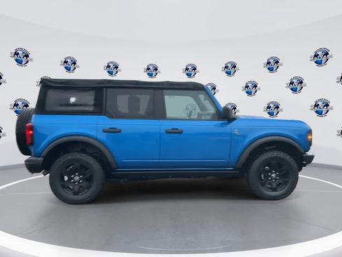 Used 2021 Ford Bronco Black Diamond image 10
