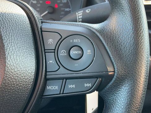 Used 2025 Toyota Corolla LE image 15