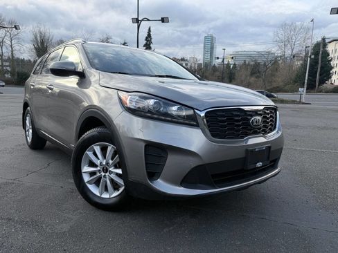 Used 2019 Kia Sorento LX w/ LX Convenience Package image 1
