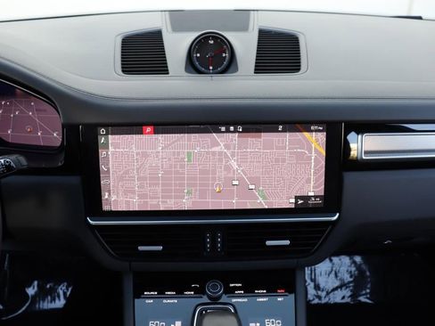 Used 2021 Porsche Cayenne image 45