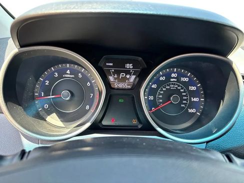 Used 2016 Hyundai Elantra SE w/ Option Group 02 FWD image 13