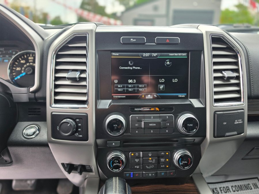 Used 2015 Ford F150 Lariat w/ Equipment Group 502A Luxury AWD/4WD image 21