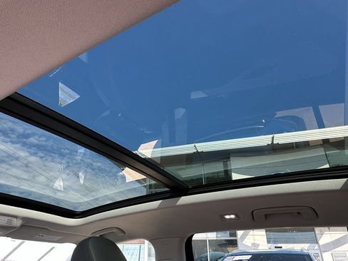 New 2025 Volkswagen Tiguan SE AWD/4WD image 9