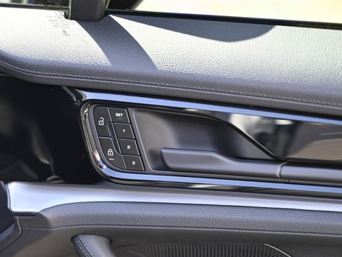 Used 2024 Porsche Panamera 4 image 53