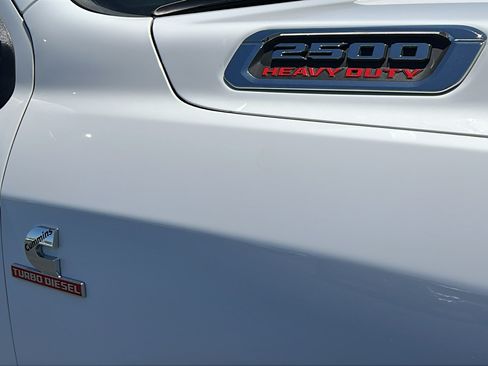 Used 2026 RAM 2500 Laramie AWD/4WD image 9