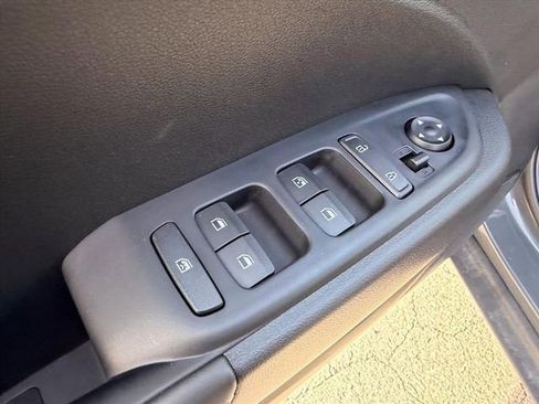 New 2026 Hyundai Venue SEL FWD image 17