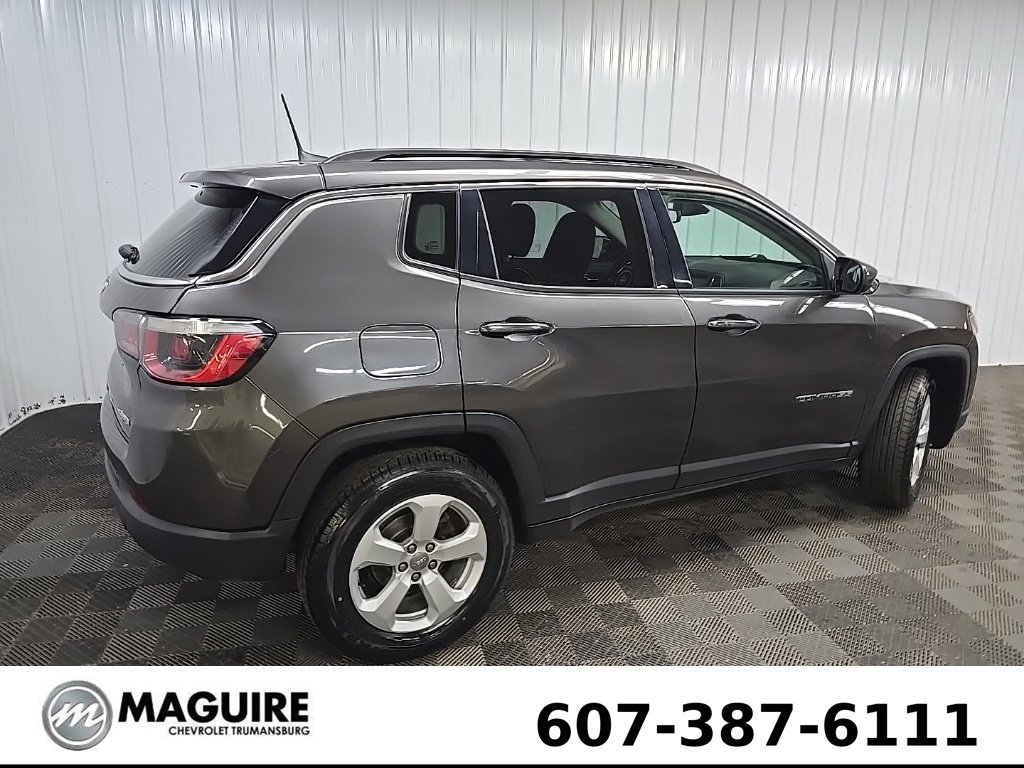Used 2019 Jeep Compass Latitude AWD/4WD image 3