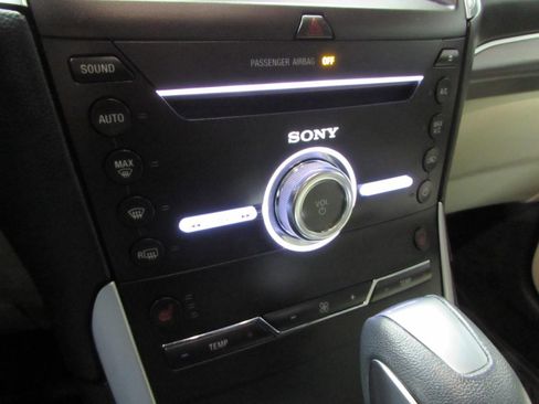 Used 2018 Ford Edge Titanium w/ Technology Package FWD image 31