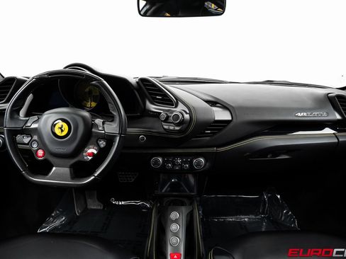 Used 2018 Ferrari 488 GTB image 28