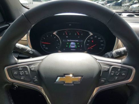 Used 2023 Chevrolet Equinox Premier FWD image 23