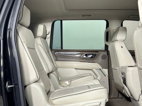 Used 2021 GMC Yukon XL Denali image 13