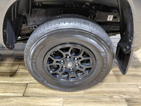 Used 2021 Toyota Tacoma SR5 image 9